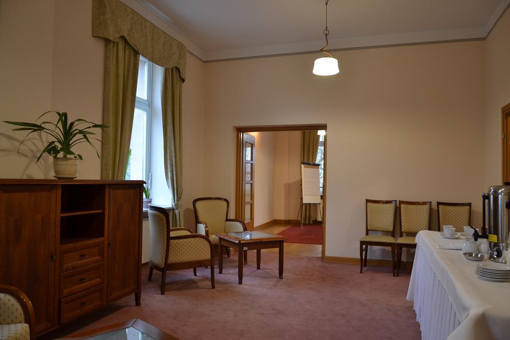 Hotel Lazienkowski Варшава Екстериор снимка