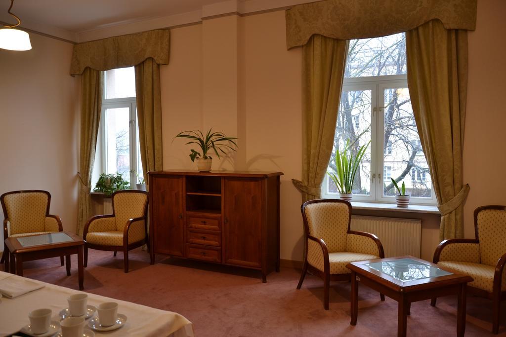 Hotel Lazienkowski Варшава Екстериор снимка