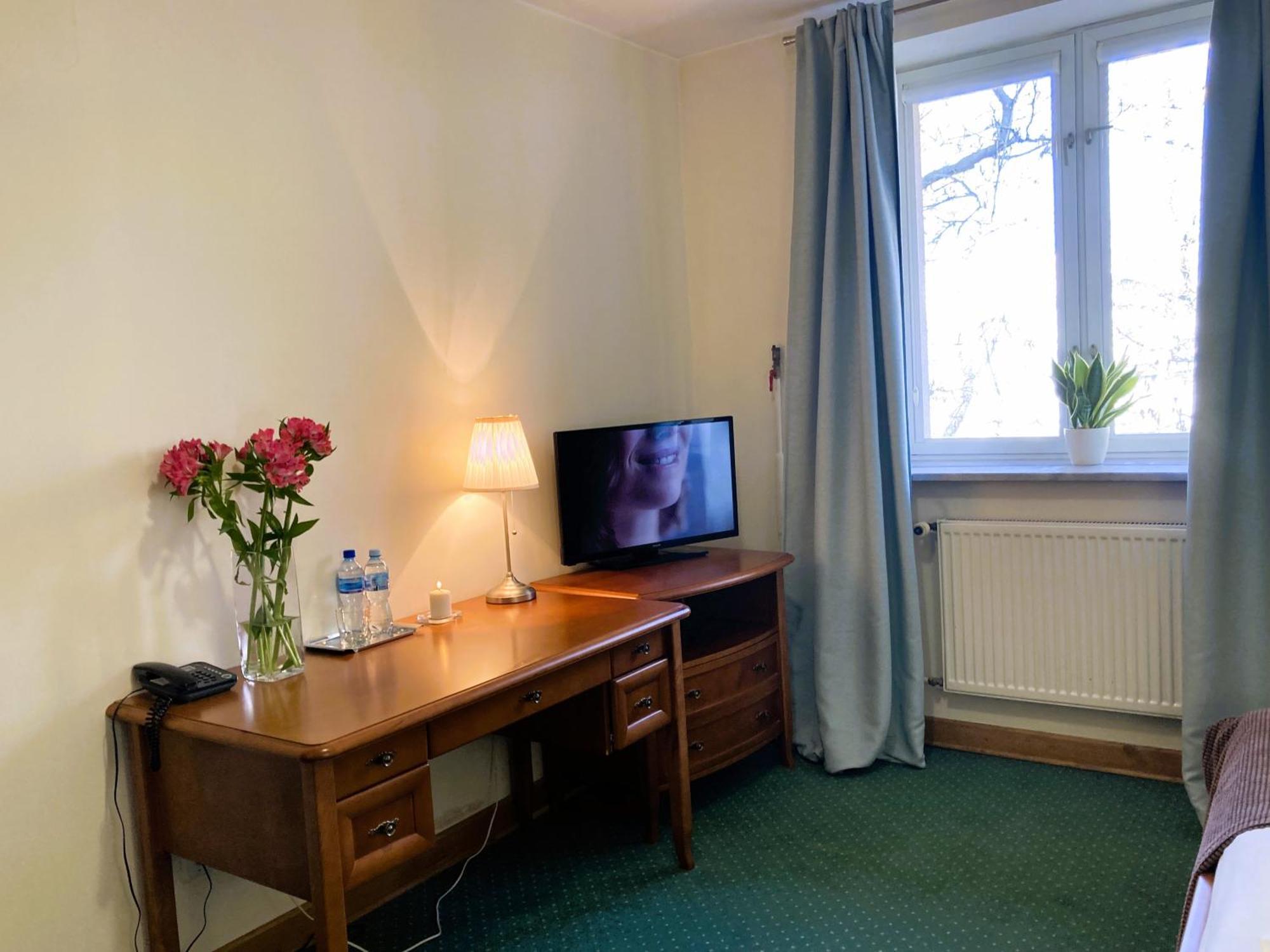 Hotel Lazienkowski Варшава Екстериор снимка