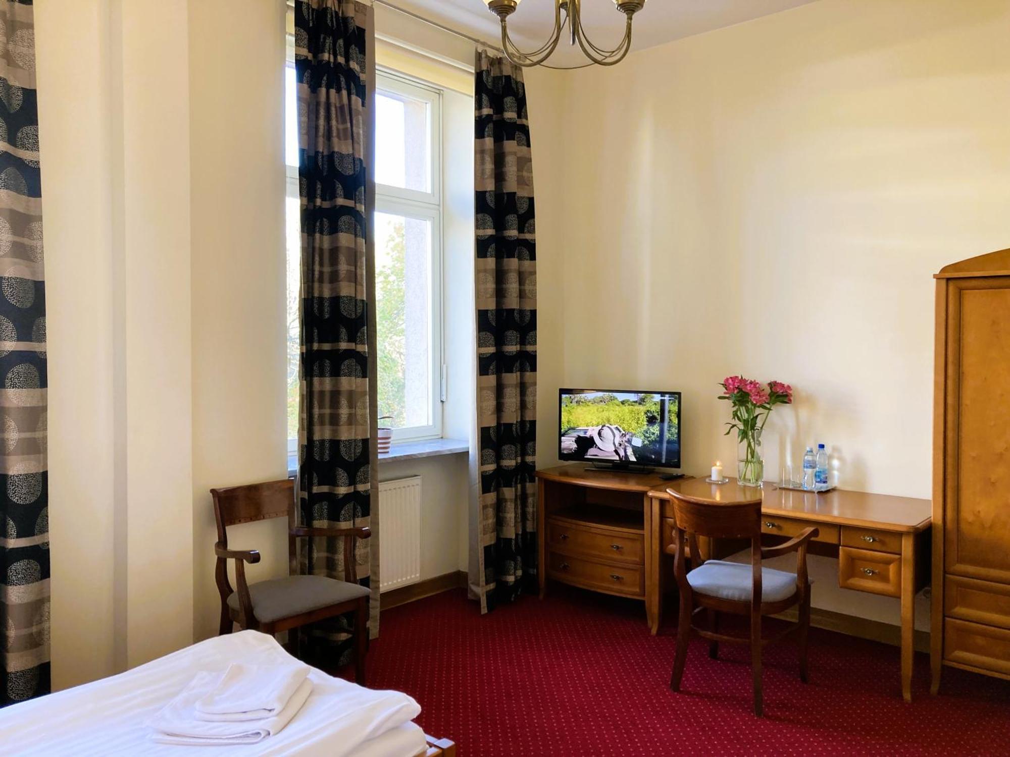 Hotel Lazienkowski Варшава Екстериор снимка