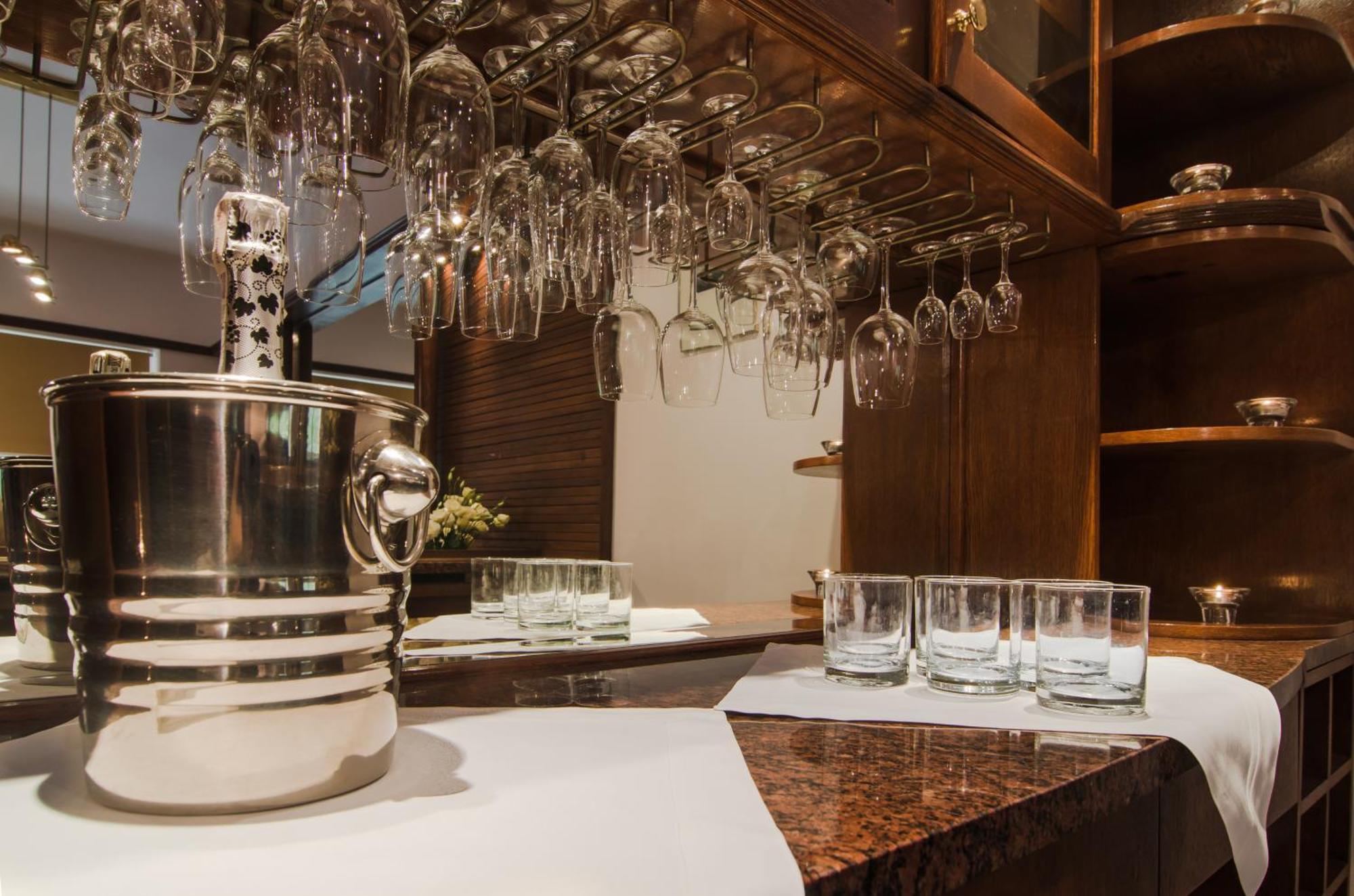Hotel Lazienkowski Варшава Екстериор снимка