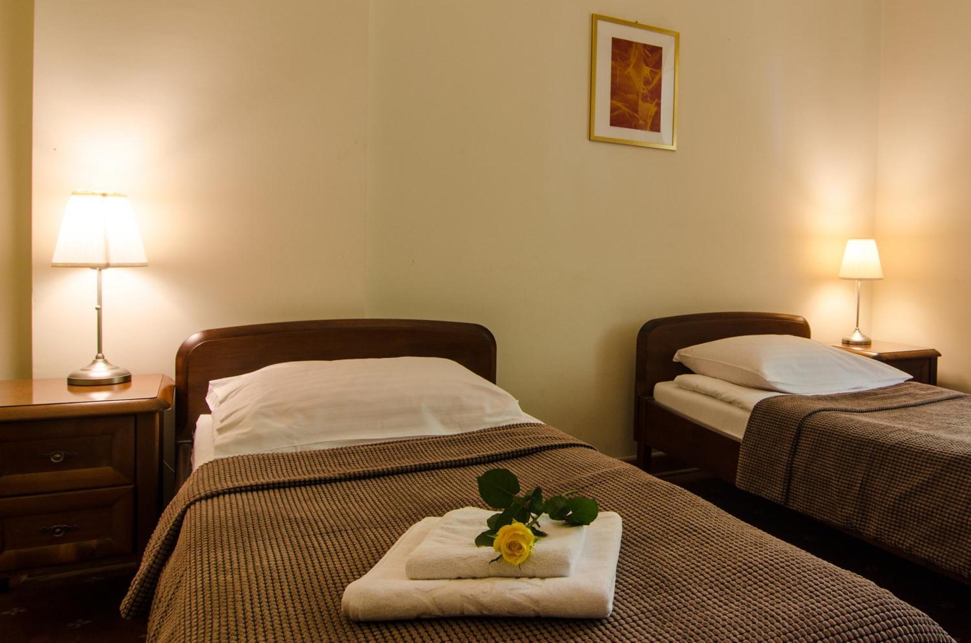 Hotel Lazienkowski Варшава Екстериор снимка