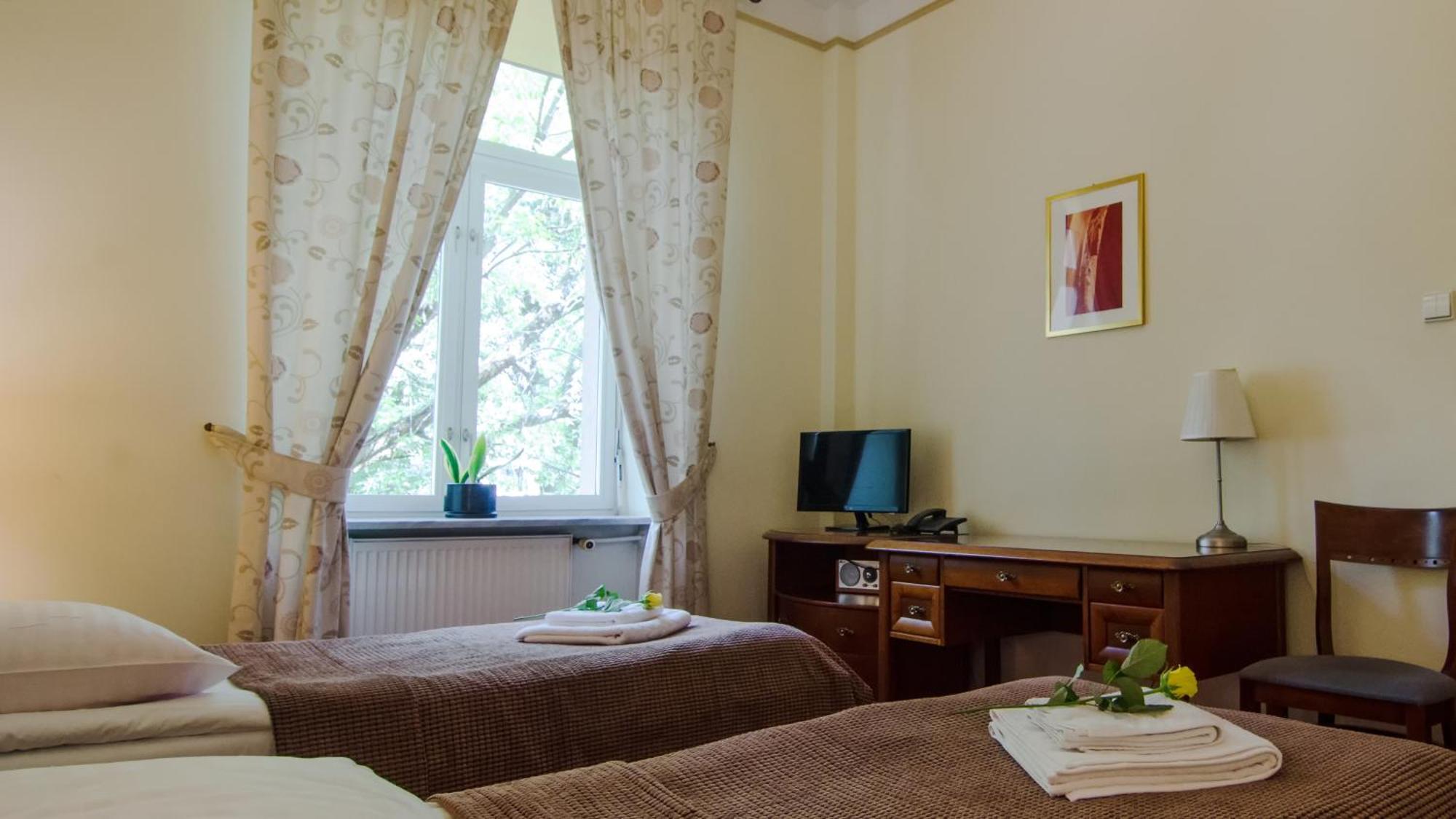 Hotel Lazienkowski Варшава Екстериор снимка
