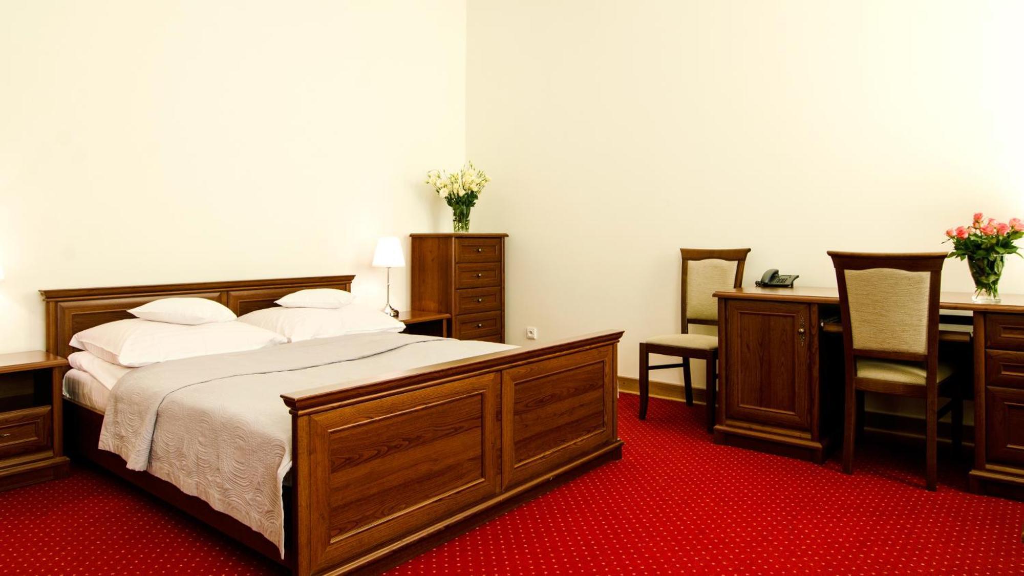 Hotel Lazienkowski Варшава Екстериор снимка