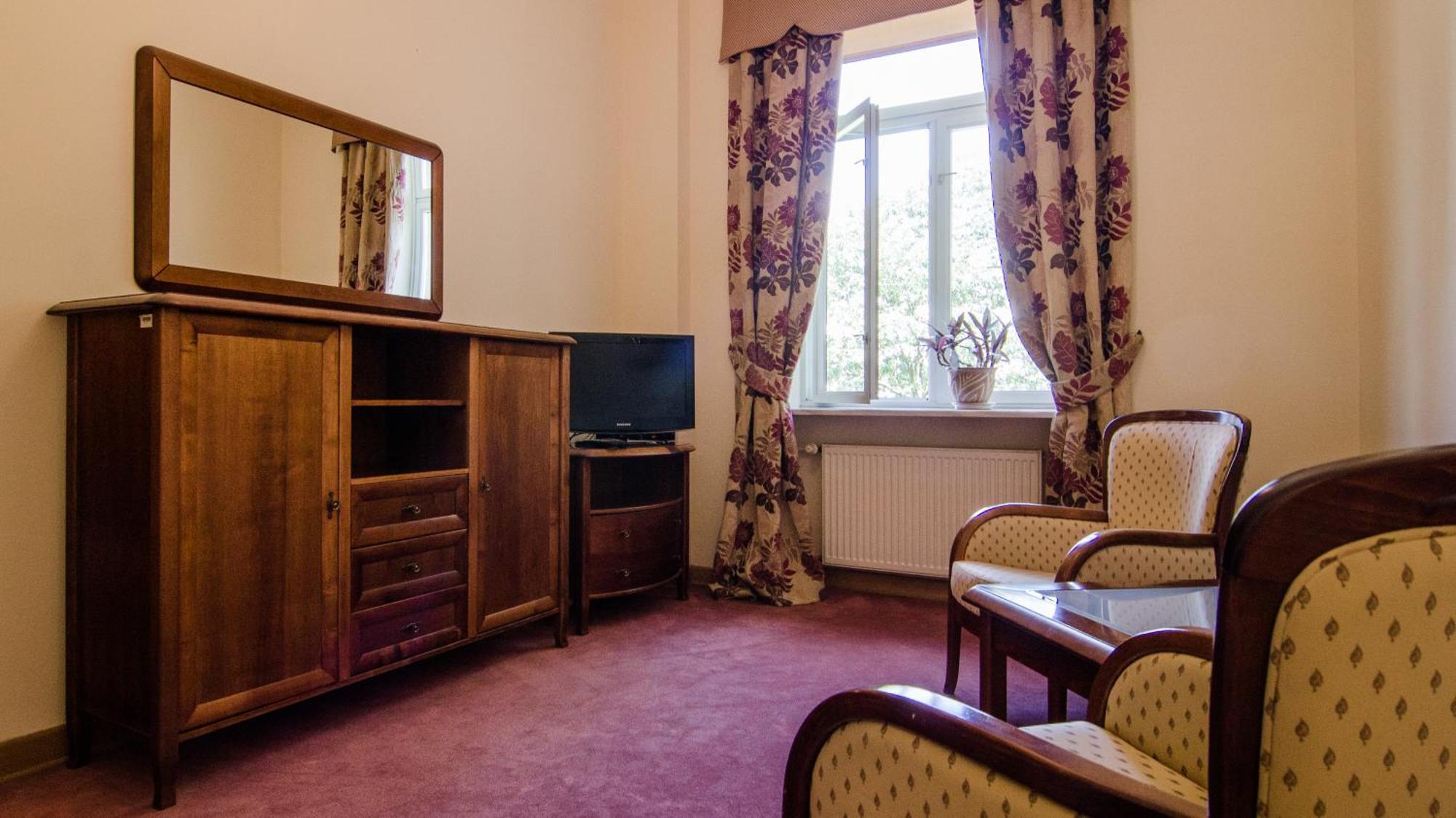 Hotel Lazienkowski Варшава Екстериор снимка