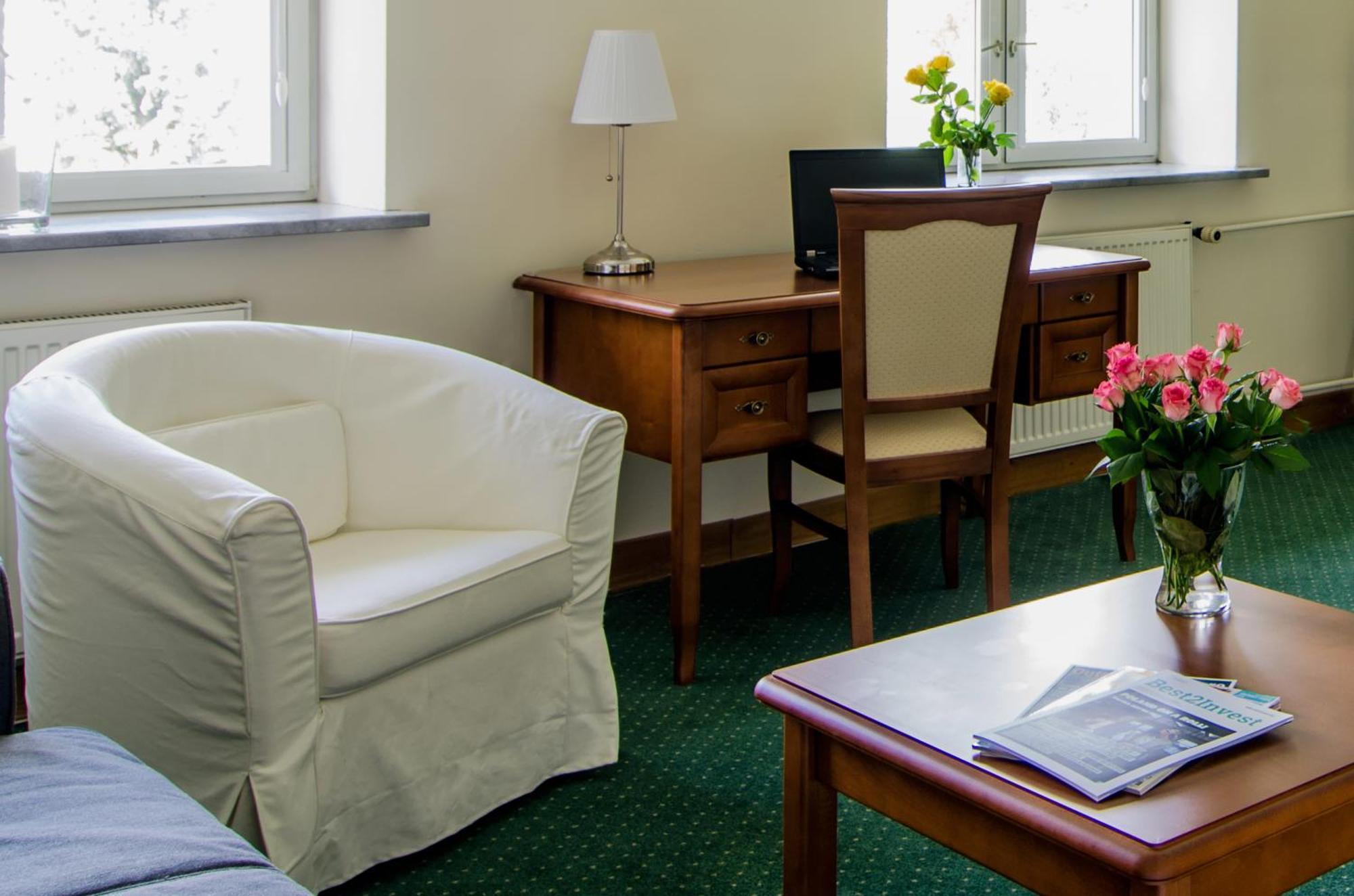 Hotel Lazienkowski Варшава Екстериор снимка