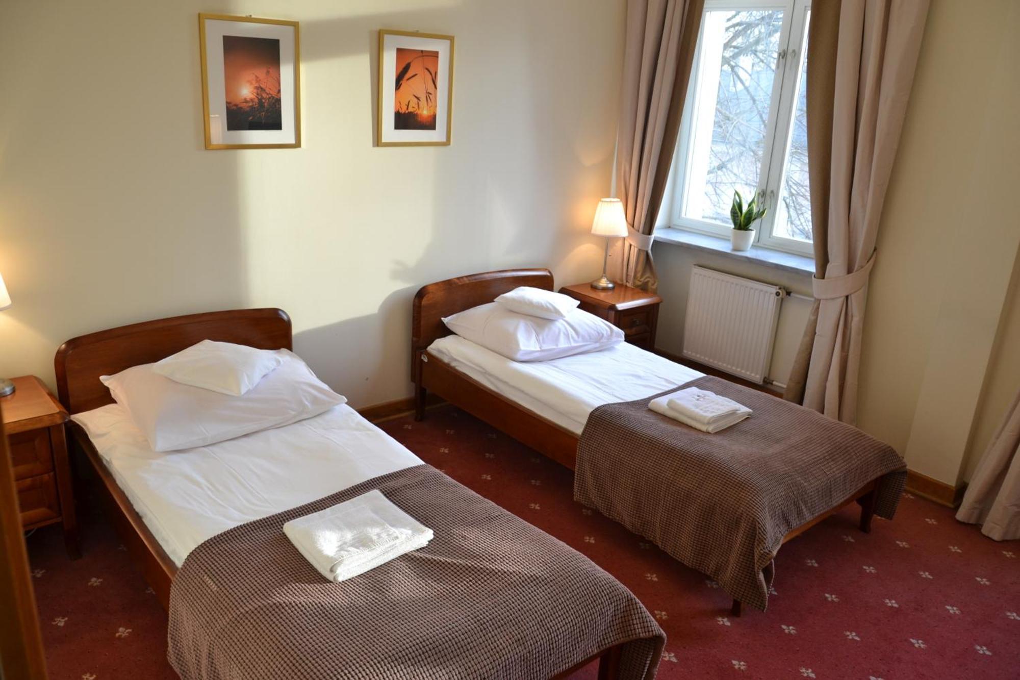 Hotel Lazienkowski Варшава Стая снимка