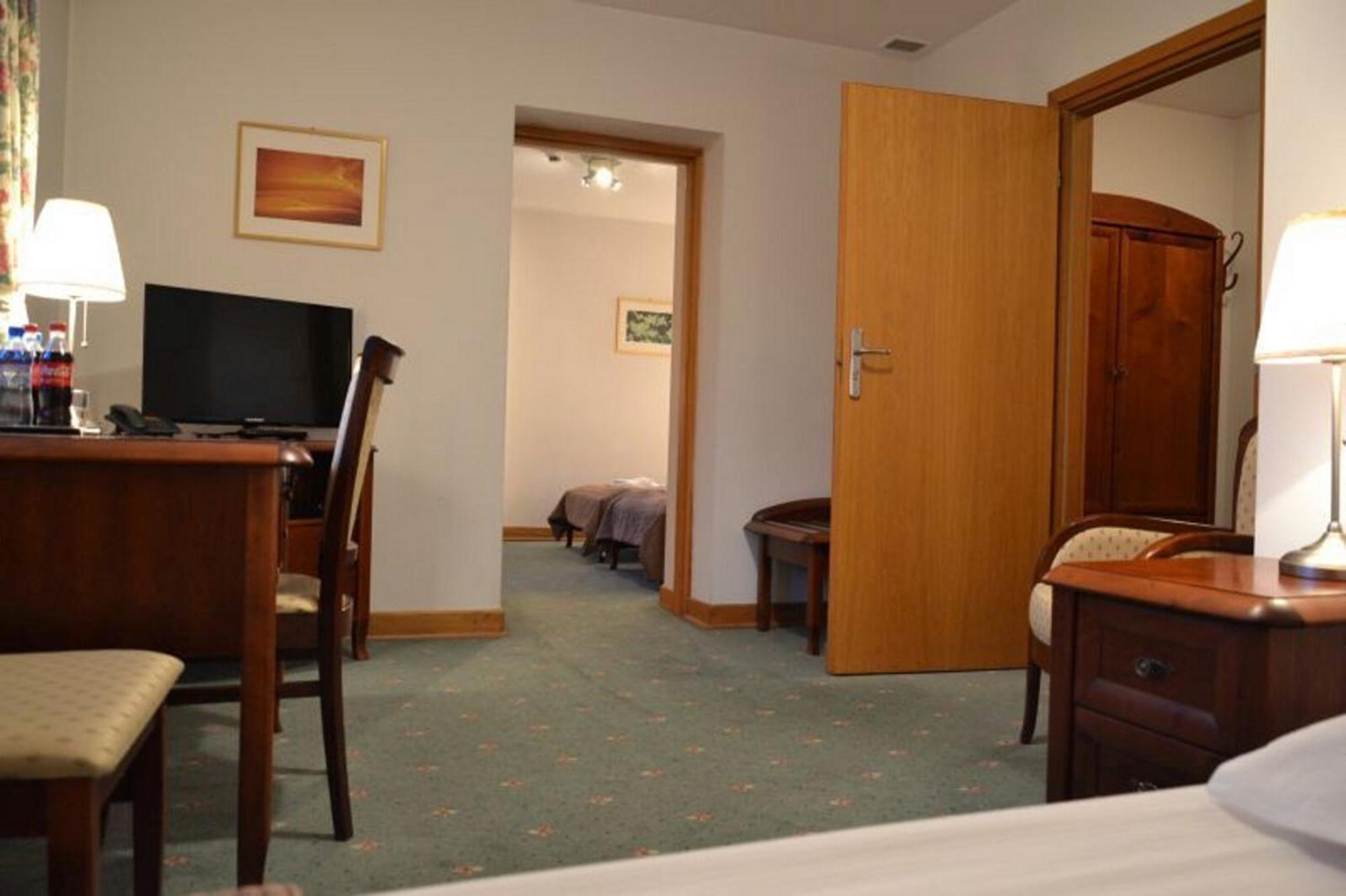 Hotel Lazienkowski Варшава Стая снимка