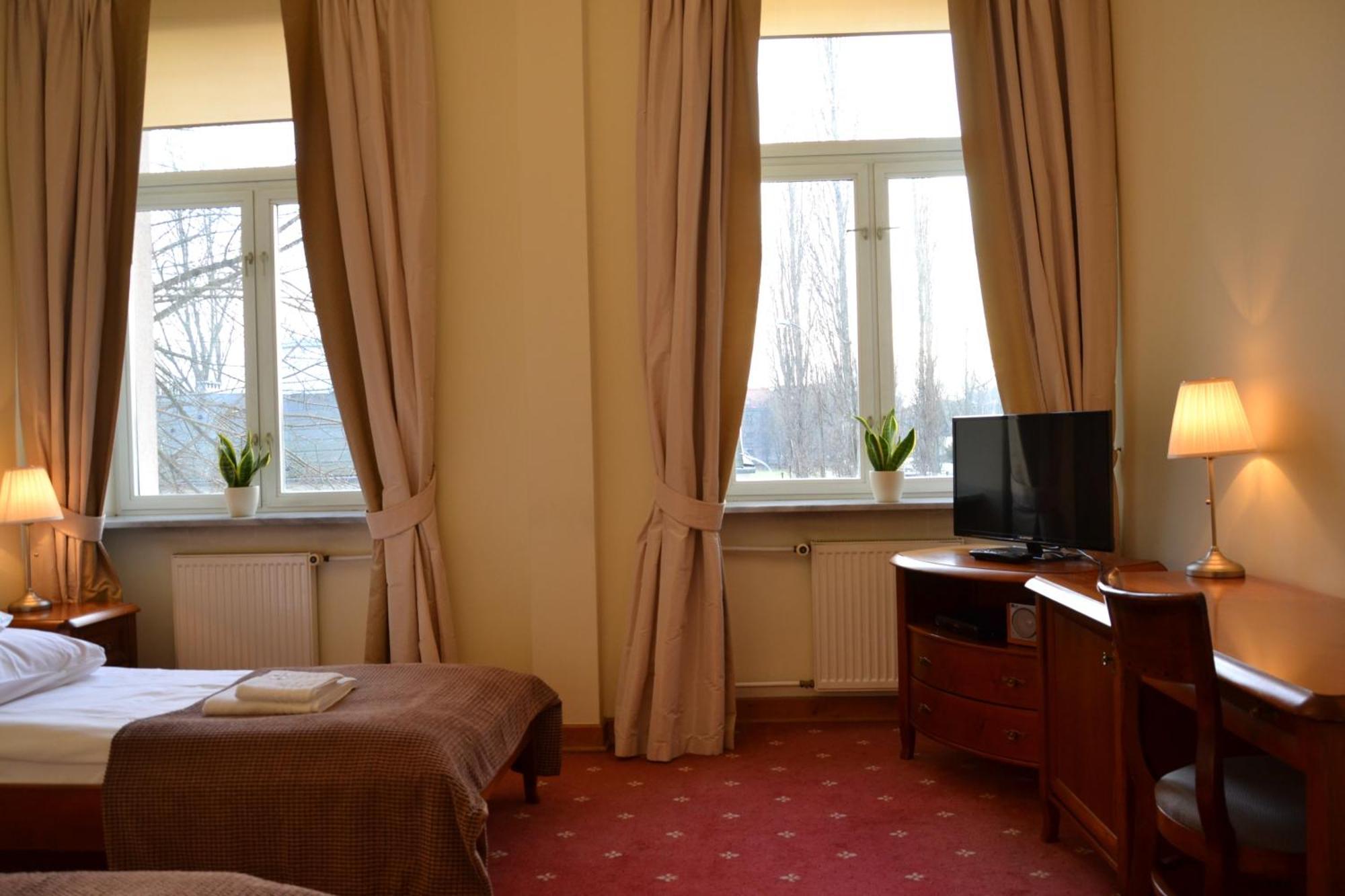 Hotel Lazienkowski Варшава Стая снимка