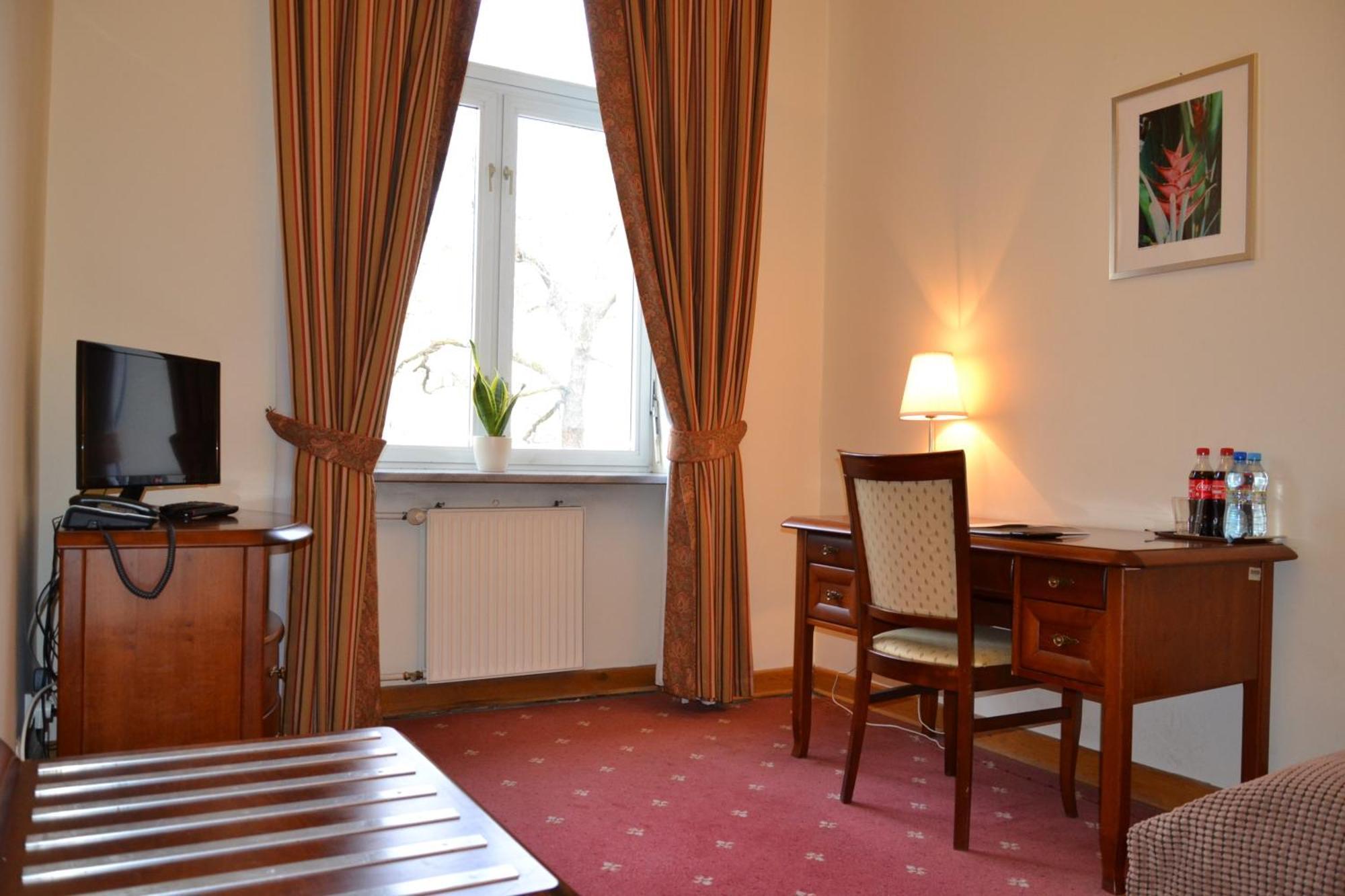 Hotel Lazienkowski Варшава Стая снимка
