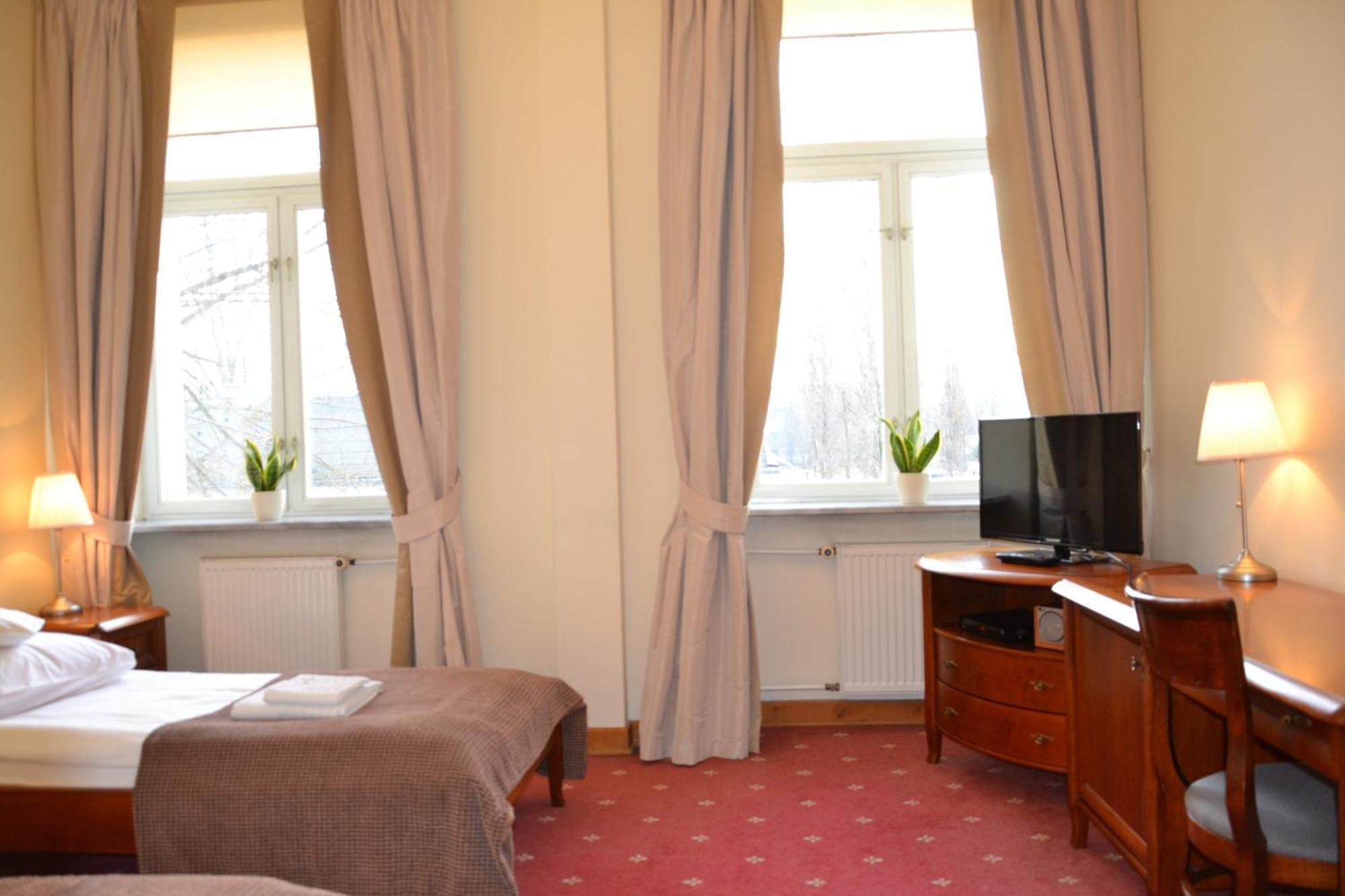 Hotel Lazienkowski Варшава Стая снимка