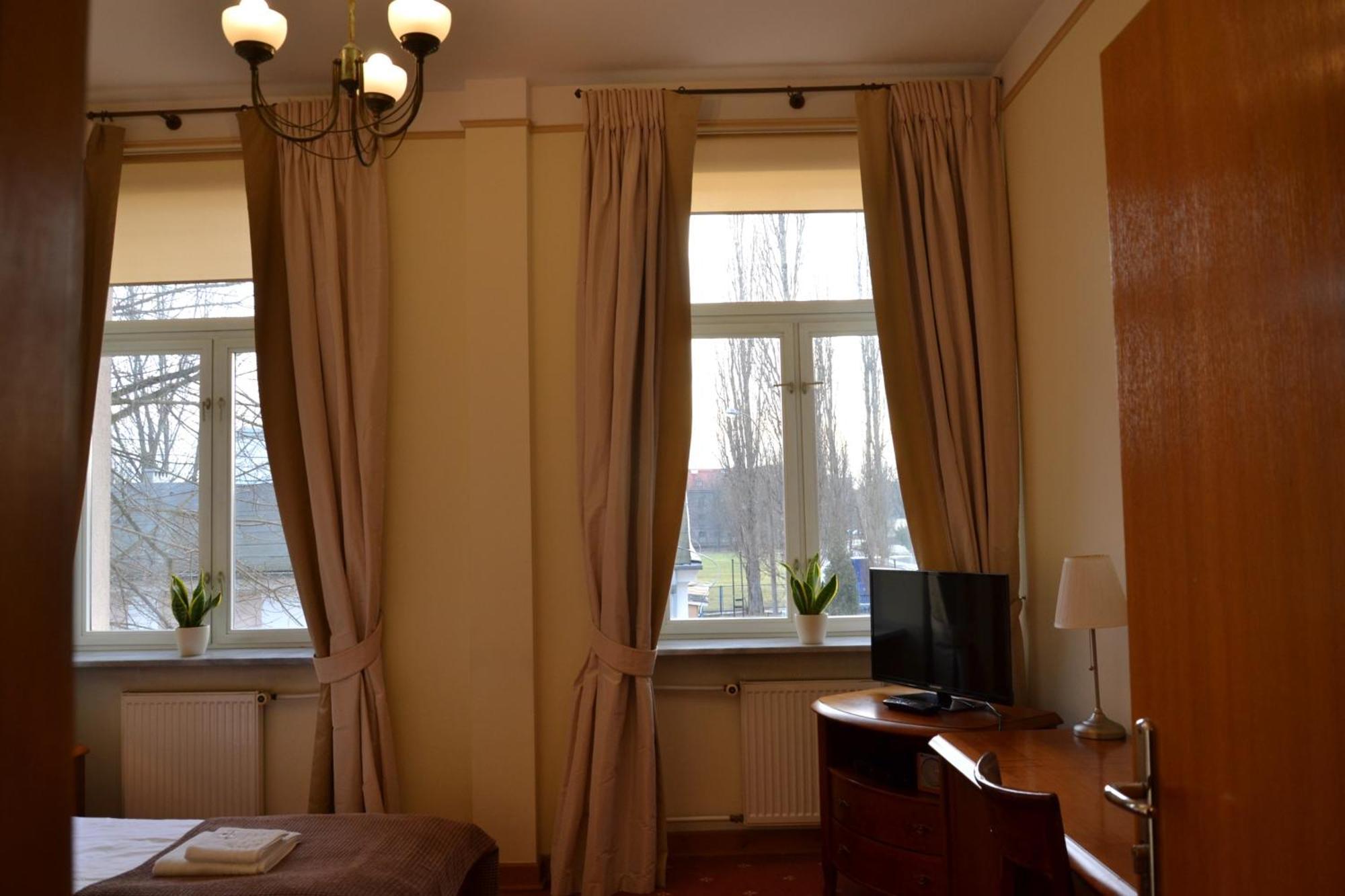 Hotel Lazienkowski Варшава Стая снимка