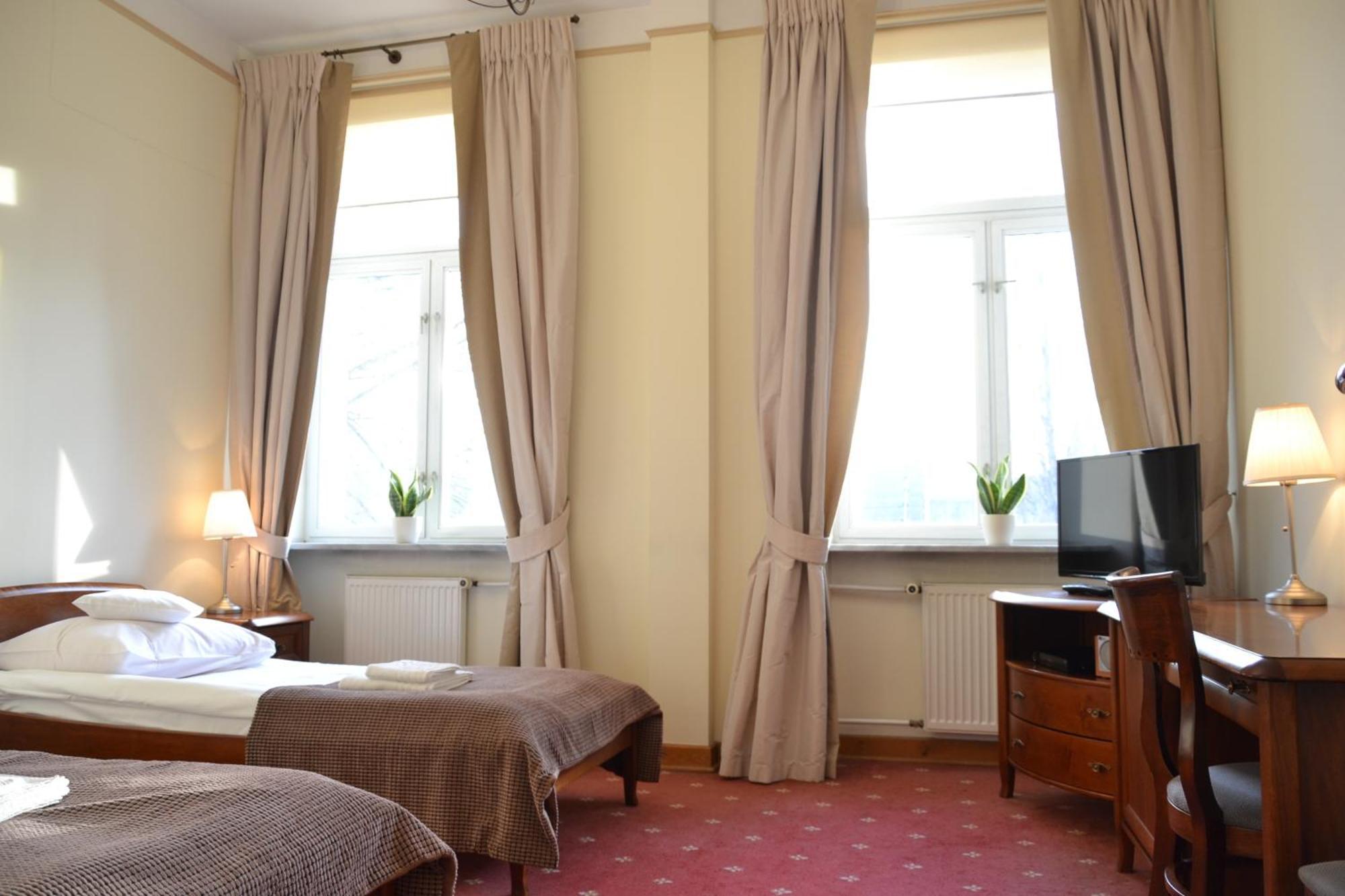 Hotel Lazienkowski Варшава Стая снимка