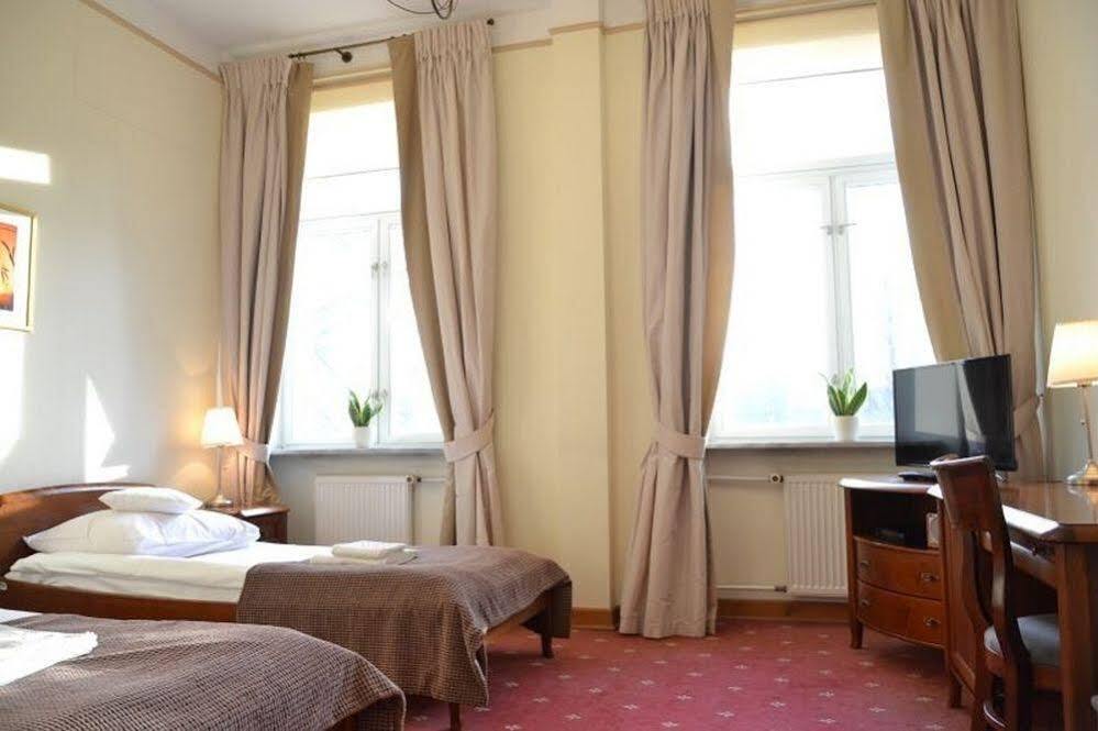 Hotel Lazienkowski Варшава Екстериор снимка
